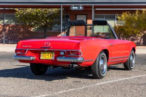 Mercedes-Benz 230 SL 1966 года  (NA)